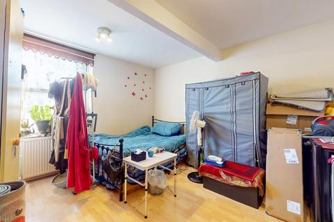 2 bedroom flat for sale, Flat 1, 7 High Street, Cheshunt, Waltham Cross, EN8 0BX