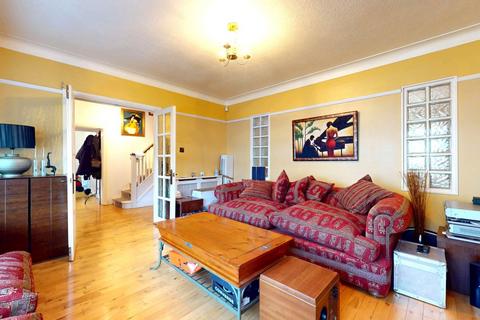 undefined, 25 Pinewood Close, Croydon, CR0 5EX