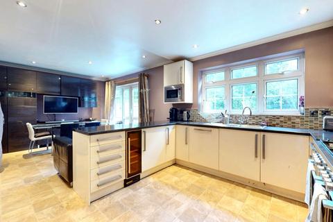 undefined, 25 Pinewood Close, Croydon, CR0 5EX