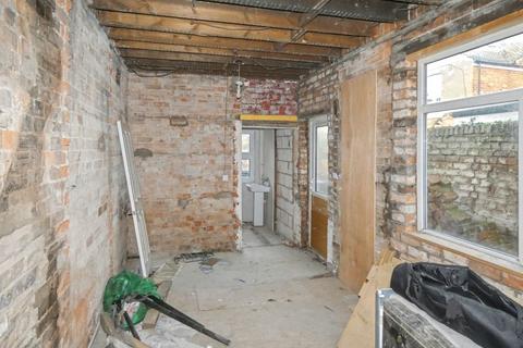 3 bedroom end of terrace house for sale, 1 Dee Street, Hull, HU3 3SN