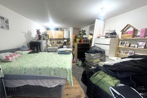 1 bedroom flat for sale, Garden Flat, 5 Glebe Crescent, Hendon, NW4 1BT