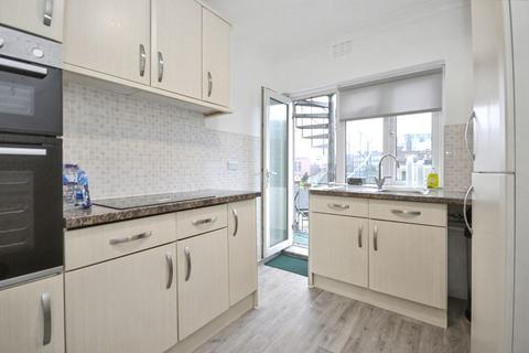 2 bedroom flat for sale, Flat 25 Grange Court, Gervis Road, Bournemouth, BH1 3EF