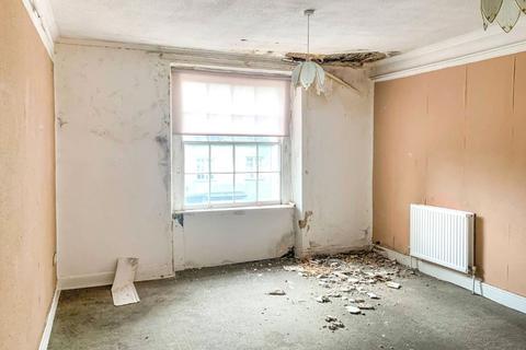 8 bedroom end of terrace house for sale, 18 High Street, Chard, TA20 1QB