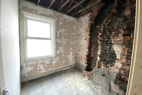 4 bedroom end of terrace house for sale, 105 Poulton Street, Fleetwood, FY7 6LN