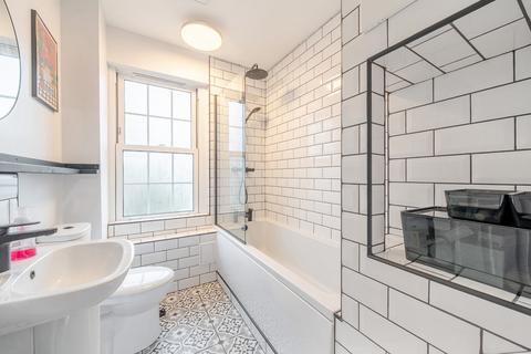 2 bedroom maisonette for sale, Paragon Place, London