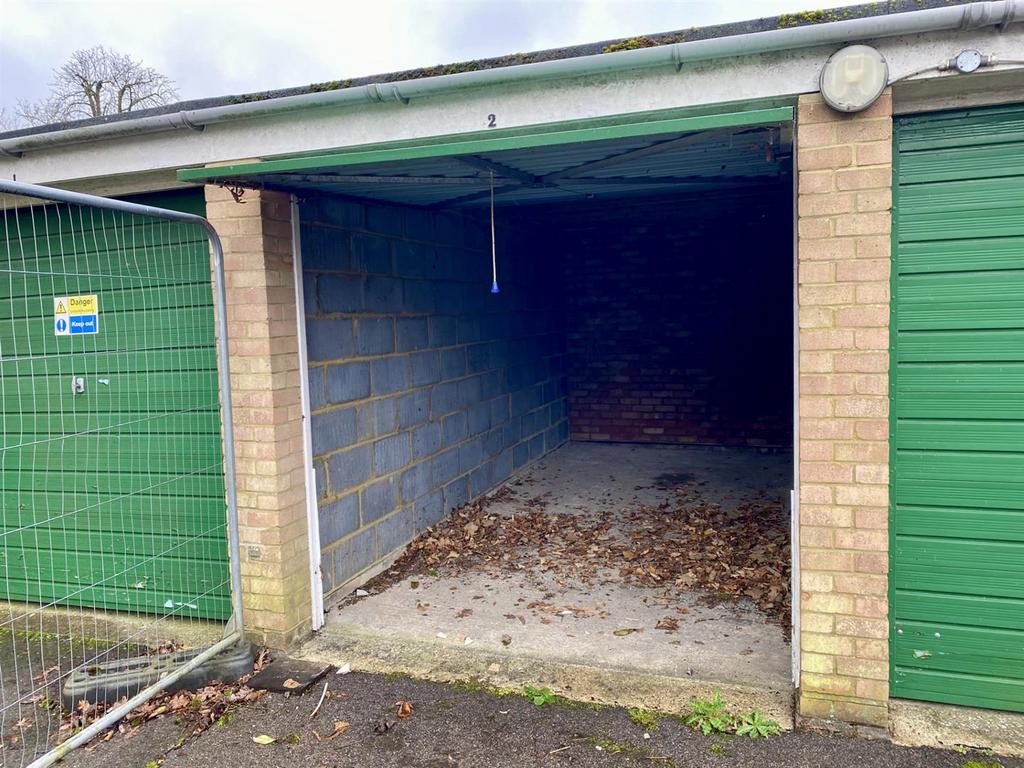 Garage 2 open