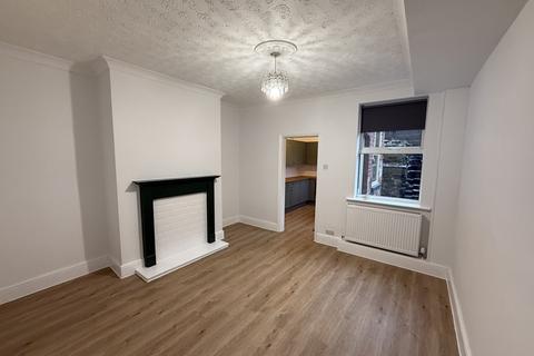 3 bedroom terraced house to rent, Evelyn Street, Rawmarsh