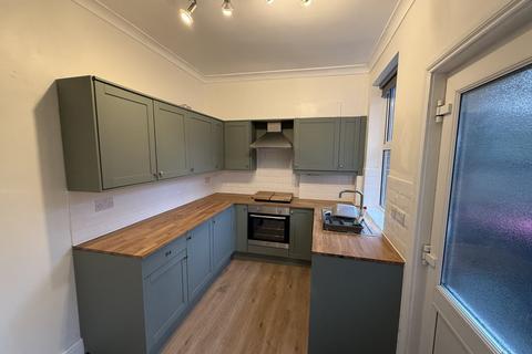 3 bedroom terraced house to rent, Evelyn Street, Rawmarsh