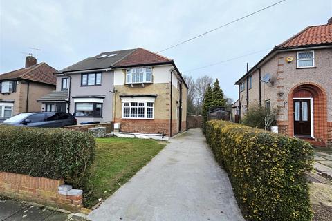 3 bedroom semi-detached house to rent, Laughton Road, Northolt