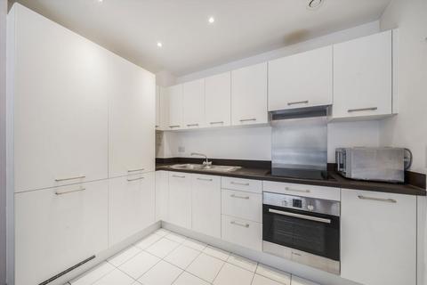 2 bedroom flat to rent, Forge Square, London E14