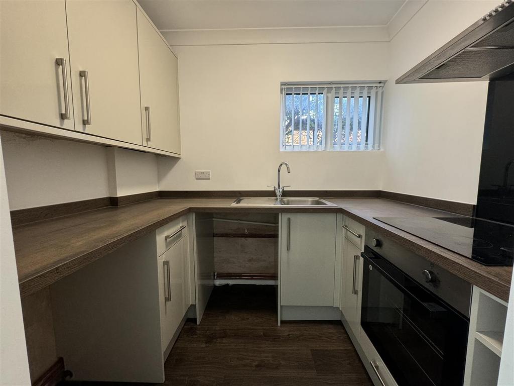Kitchen 2 - Clive.jpg