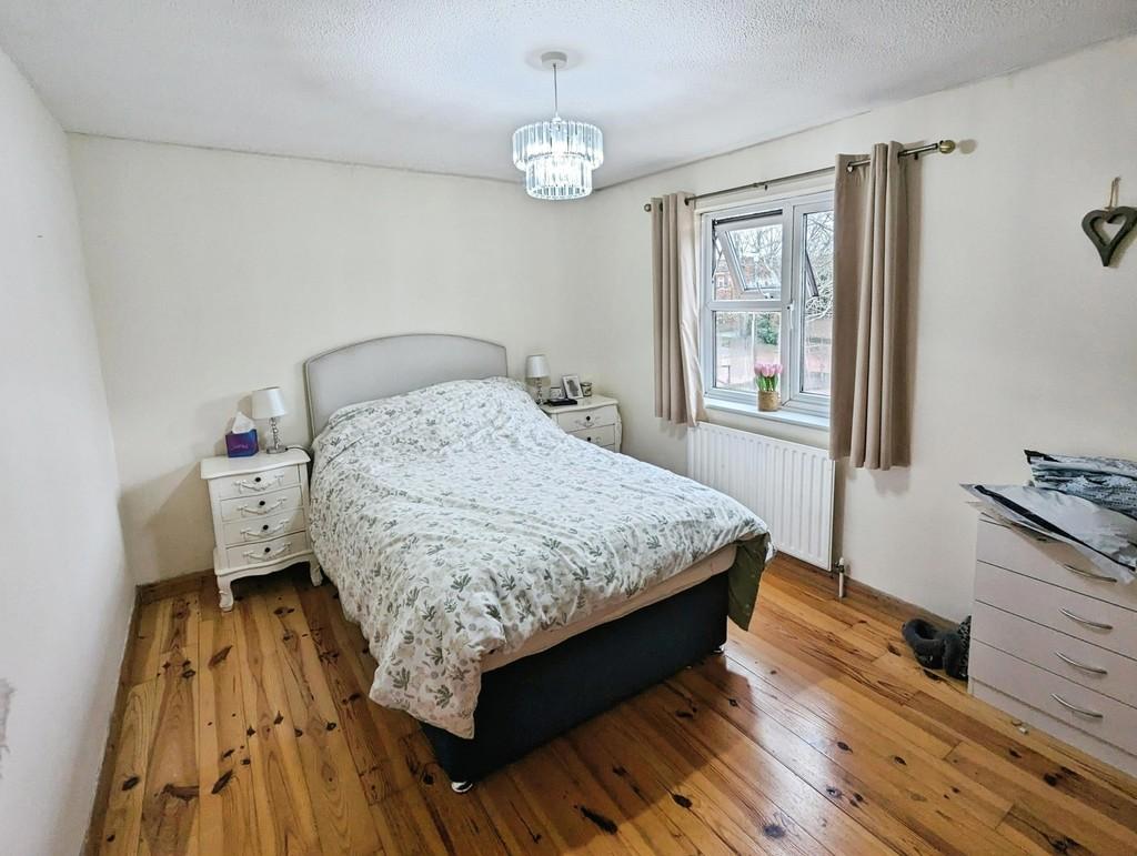 Bedroom (b)