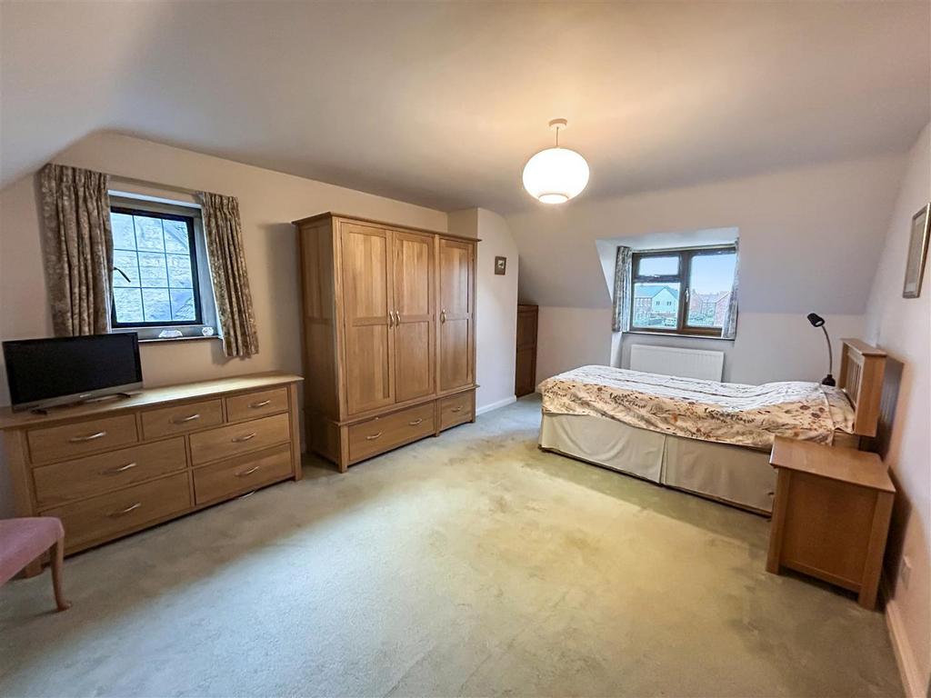 Bed 1.jpg