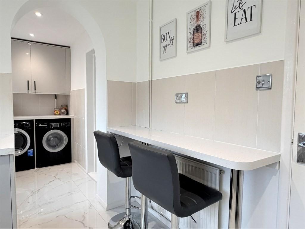 Breakfast bar