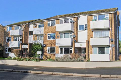 2 bedroom flat for sale, Queens Road, Hersham KT12