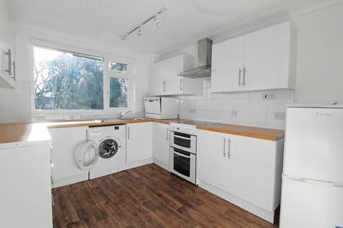 2 bedroom flat for sale, Queens Road, Hersham KT12