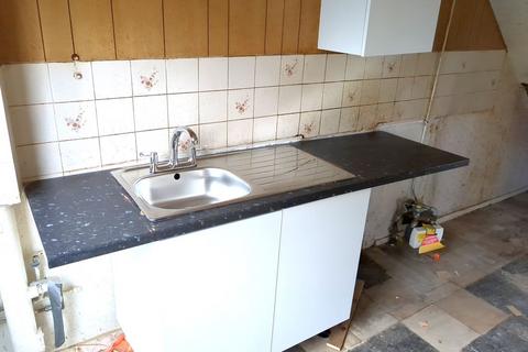 3 bedroom terraced house for sale, 15 Thornview Road, Houghton Regis, Dunstable, LU5 5HS