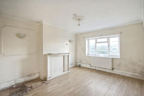 2 bedroom flat for sale, Flat 4 Charlton Court, High Street South, East Ham, E6 6JD
