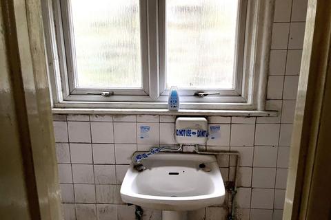 undefined, Flat 3, 65 Ashburnham Road, Luton, LU1 1JN