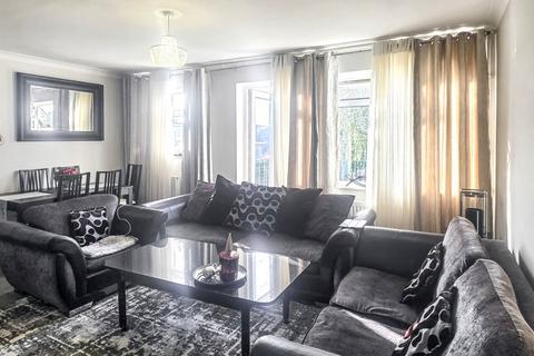 2 bedroom flat for sale, 196 Bilsby Lodge, Chalklands, Wembley, HA9 9DY