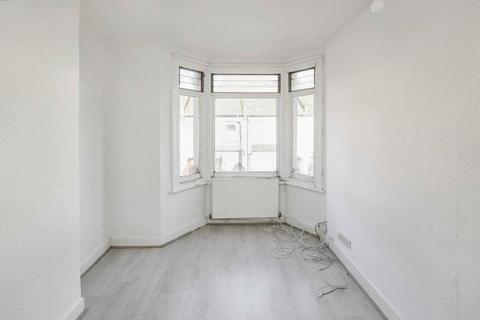 3 bedroom flat for sale, 58(A) Herga Road, Harrow, HA3 5AS