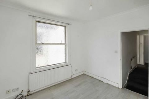 3 bedroom flat for sale, 58(A) Herga Road, Harrow, HA3 5AS