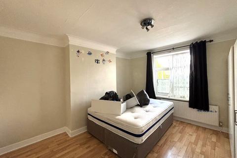 4 bedroom maisonette for sale, 74(A) Edgware Way, Edgware, HA8 8JS