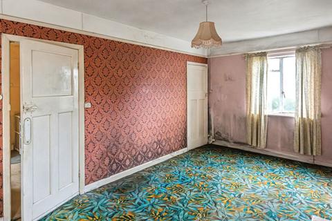3 bedroom terraced house for sale, 175 London Road, Chippenham, SN15 3AW