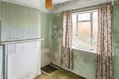 3 bedroom terraced house for sale, 175 London Road, Chippenham, SN15 3AW