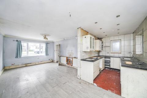 3 bedroom end of terrace house for sale, 4 Dingwall Road, Carshalton, SM5 4LY