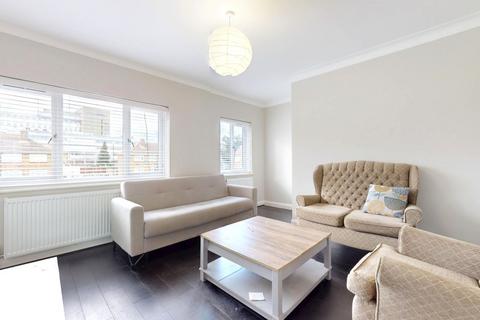 2 bedroom maisonette for sale, 22 Regal Court, Edmonton, N18 2XU