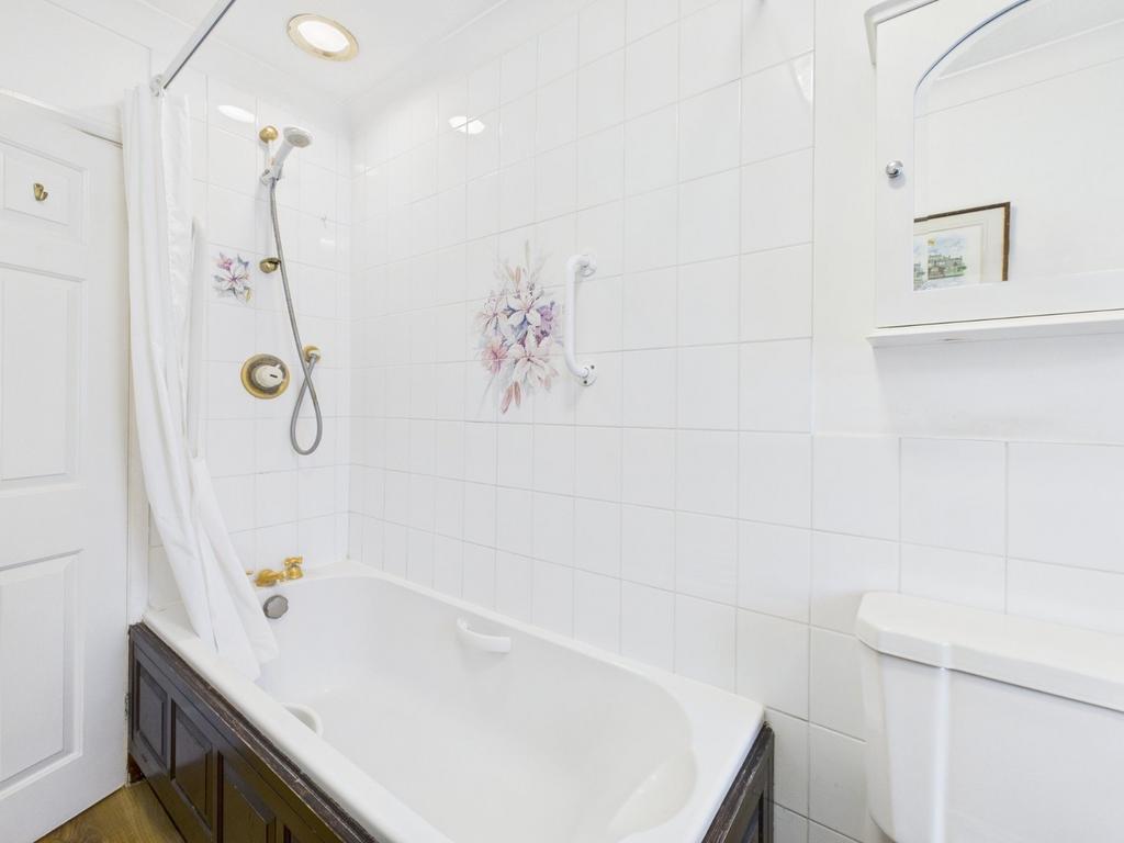 Bathroom 4