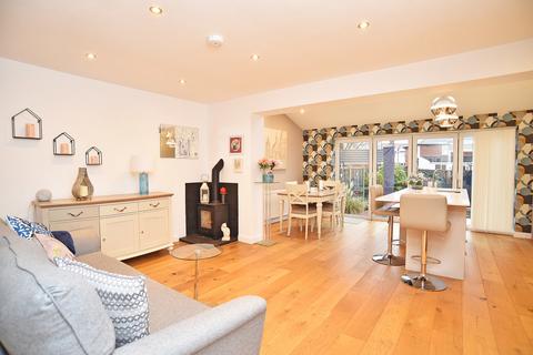 3 bedroom semi-detached house for sale, Kingsley Close, Harrogate