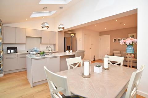 3 bedroom semi-detached house for sale, Kingsley Close, Harrogate