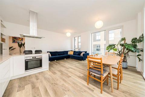 2 bedroom flat to rent, York Road, London SW11