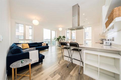 2 bedroom flat to rent, York Road, London SW11