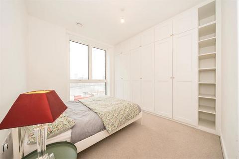 2 bedroom flat to rent, York Road, London SW11