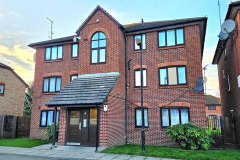2 bedroom apartment to rent, Bittern Close, Hayes