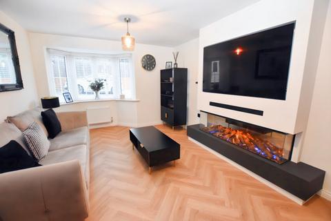 4 bedroom detached house for sale, Briar Gardens, Loggerheads
