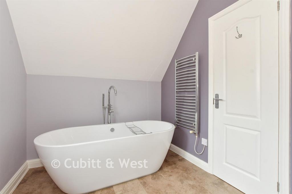 En-Suite Bathroom