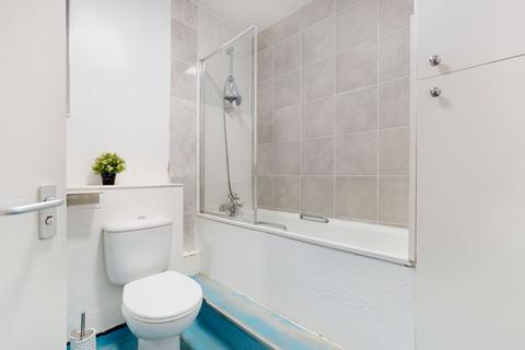 2 bedroom flat to rent, Goldhurst Terrace, London NW6