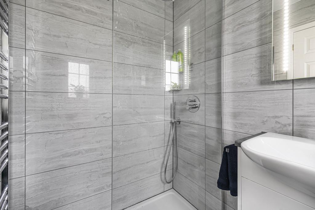 En-suite (2)