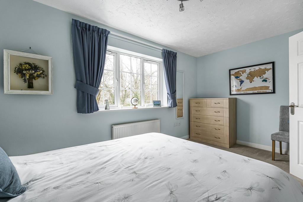 Bedroom 2 (2)