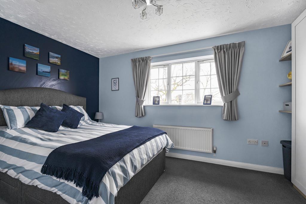 Bedroom 1 (2)