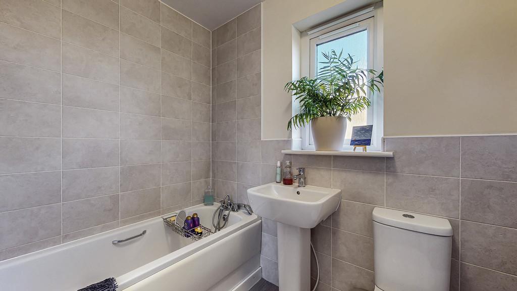 70-print-116 Craigton Drive 53