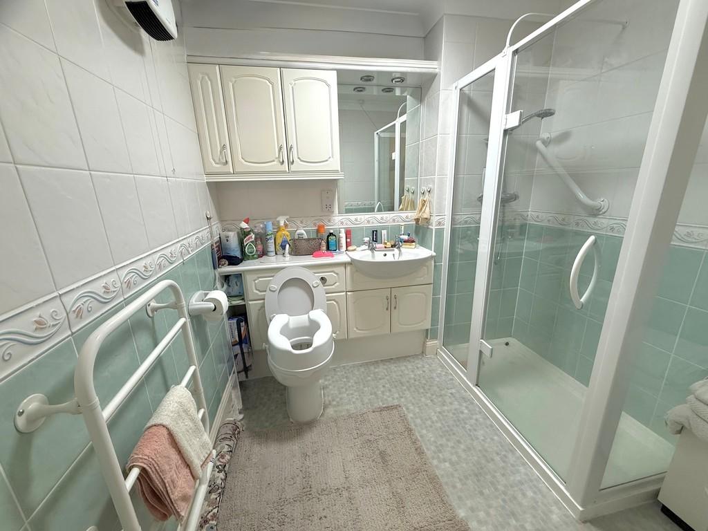 21 Pegasus Court Shower Room