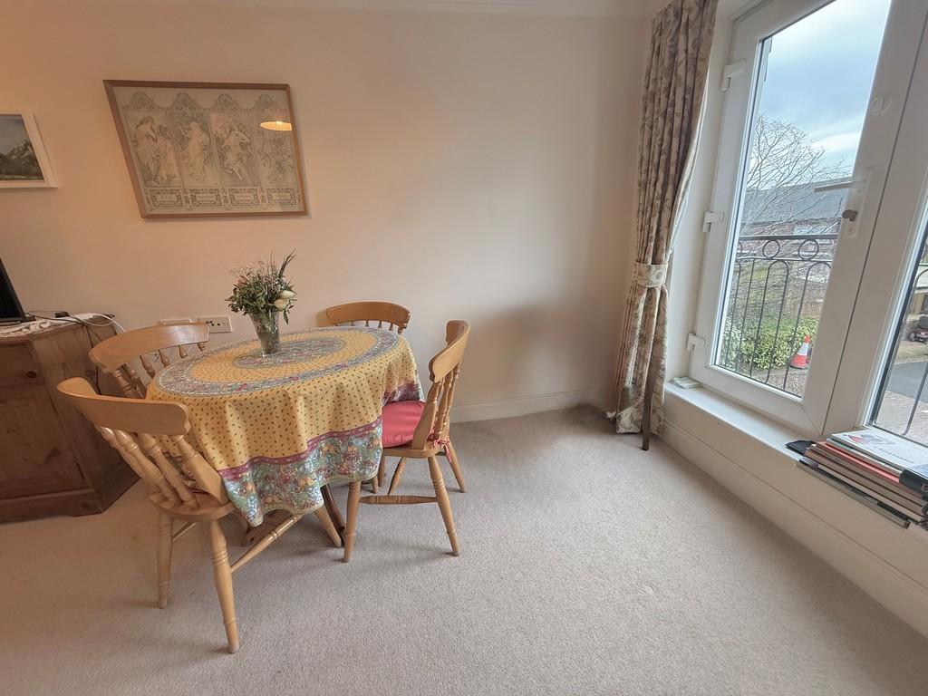21 Pegasus Court Dining 2