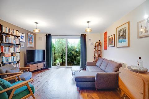 2 bedroom flat for sale, Thorburn Square, Bermondsey