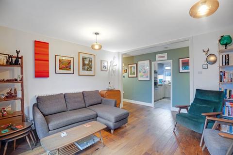 2 bedroom flat for sale, Thorburn Square, Bermondsey