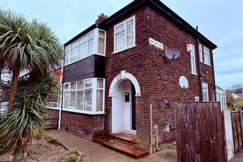 3 bedroom semi-detached house to rent, Crumpsall Lane, Manchester